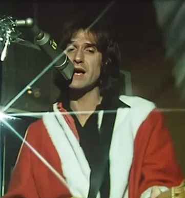 The Kinks’ “Father Christmas” Will Bring Back 1977 With A Bang