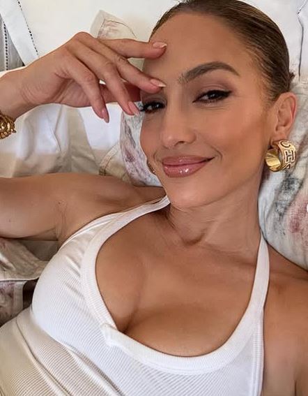 Jennifer Lopez Embraces Single Life While Sparking New Romance Rumors