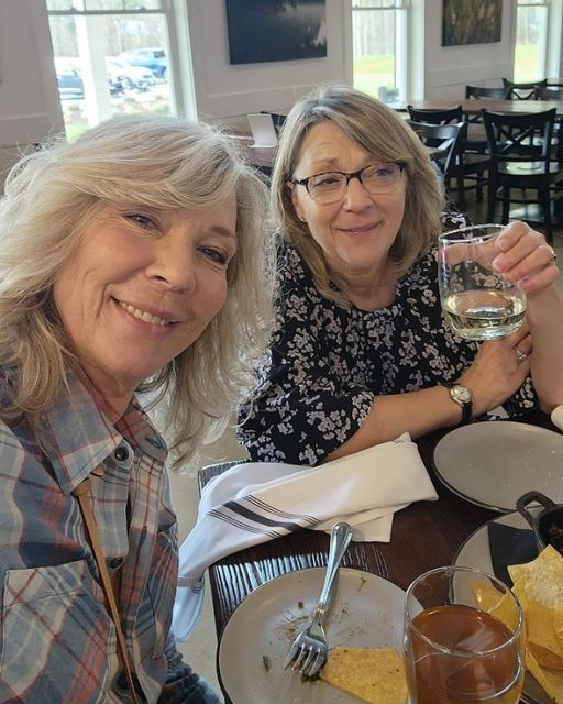 AFTER OUR MOM’S DEATH, MY SISTER CLAIMED I HAD NO RIGHT TO INHERITANCE AND WHILE PULLING OUT SOME OLD DOCUMENTS — BUT IN THE END, SHE DEEPLY REGRETTED IT