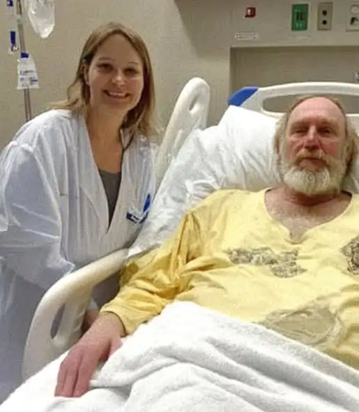 DESPERATE TO AFFORD MY DAD’S EMERGENCY SURGERY, I ACCEPTED A STRANGER’S OFFER THAT WENT AGAINST MY PRINCIPLES